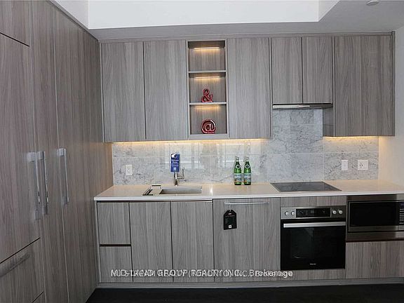 5th image of 95 McMahon Dr #702