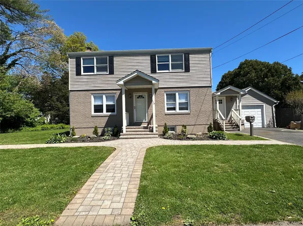 115 Lexington Ave Floor 1, West Babylon, NY 11704