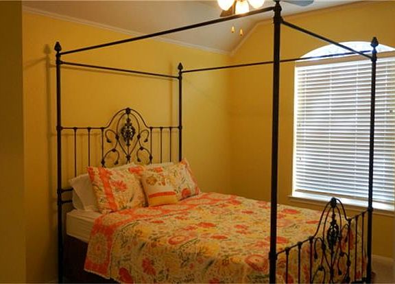 4th image of 3030 Manor Bay Ct