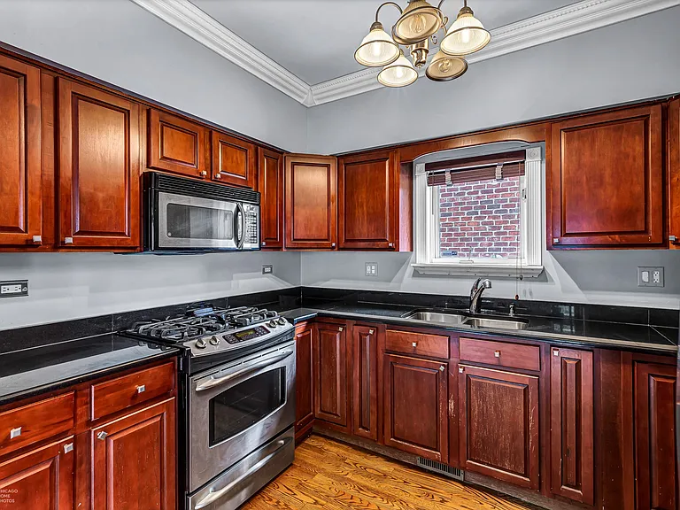 2205 N Janssen Ave #1 — Photo 5