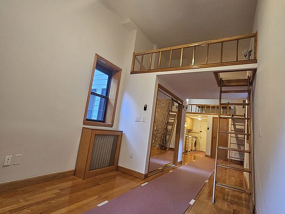 5th image of 304 W 76th St APT 2D