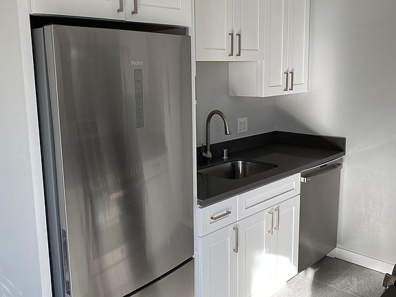 4th image of 506 19th Ave APT D