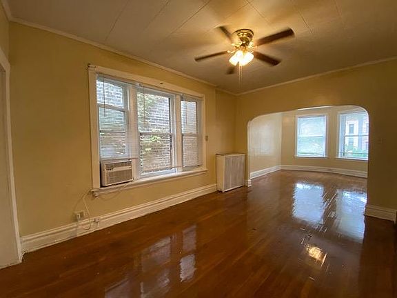 5th image of 1222 W Albion Ave #2