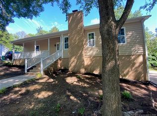 9012 Louvaine Dr, Charlotte, NC 28227