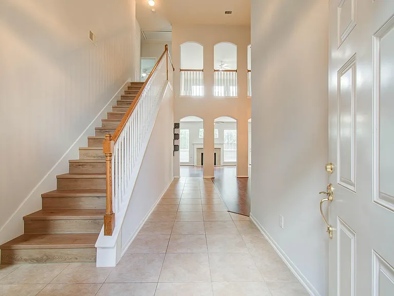 19107 Dawntreader Dr — Photo 3