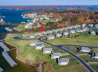 325 Lands End Cir, Union Hall, VA 24176