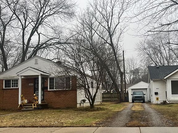 2nd image of 28545 Marshall St