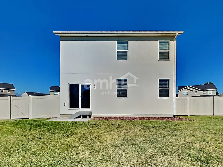 1339 E White St — Photo 19