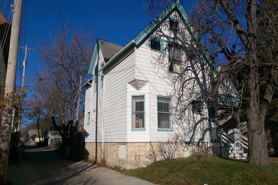 2nd image of 124 E North Ave