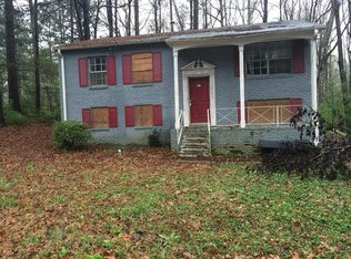 827 Vinton Woods Dr, Forest Park, GA