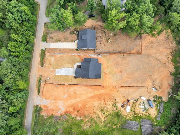 2nd image of 202 Coker Rd