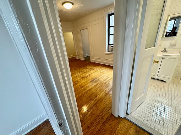 3rd image of 3114 35th St APT 3A