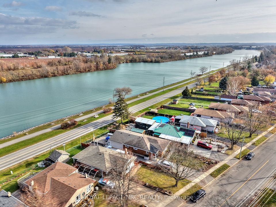 1st image of 624 Bunting Rd