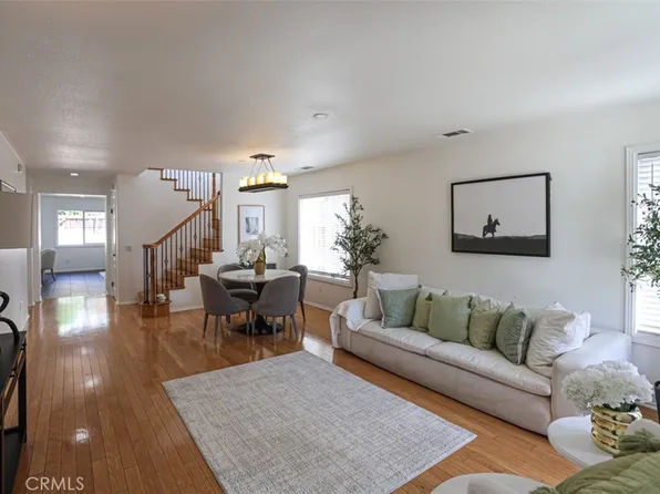 2433 N Cameo Ct, Orange, CA 92865