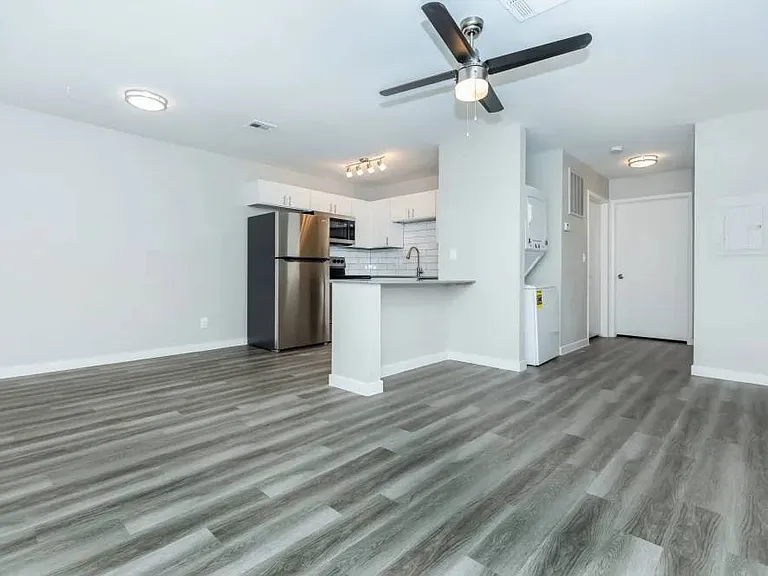 Dash Apartments — Photo 8