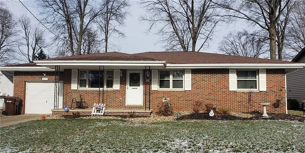 407 Pickwick Ln photo 1