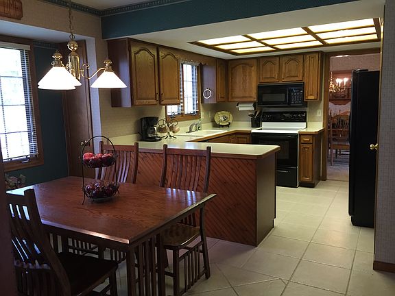 Large Eat in Kitchen