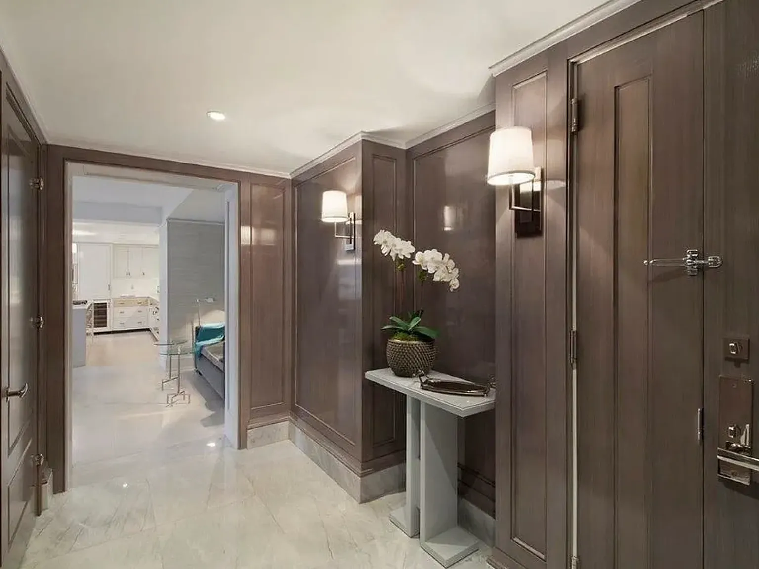 21 East 61st Street — Photo 2