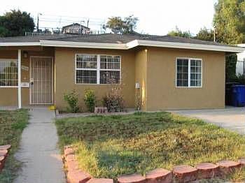 2nd image of 3546 Glade St