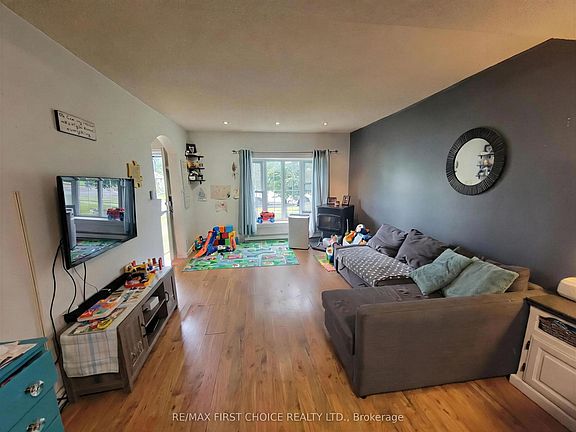 3rd image of 1032 3rd St E