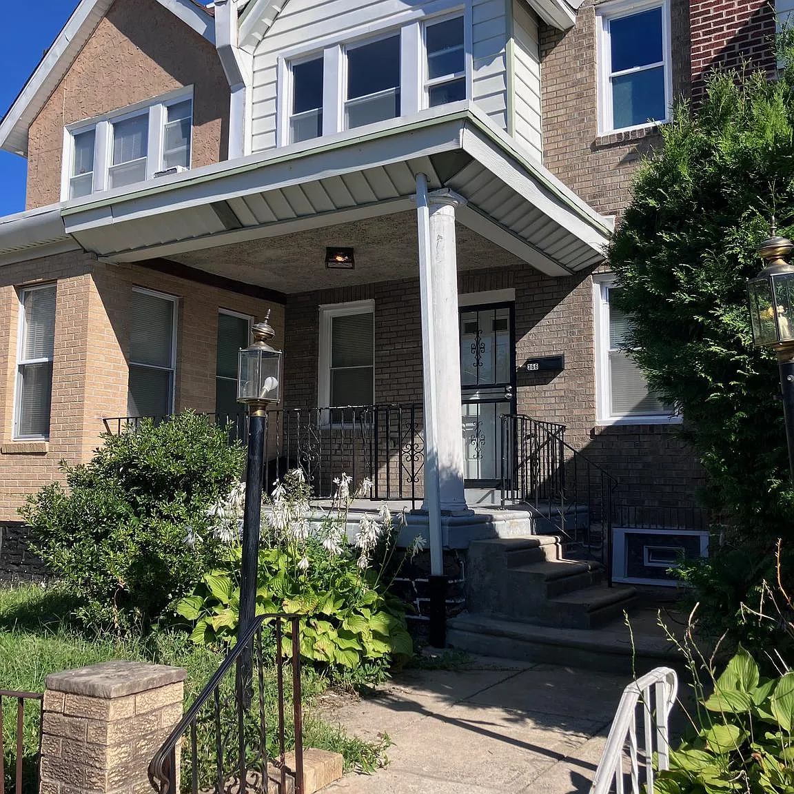 3 bed, 1.5 bath, 1650 sqft, $2,300 — Photo 1