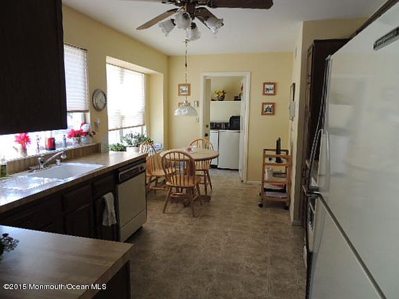 5th image of 745 Liverpool Circle #B
