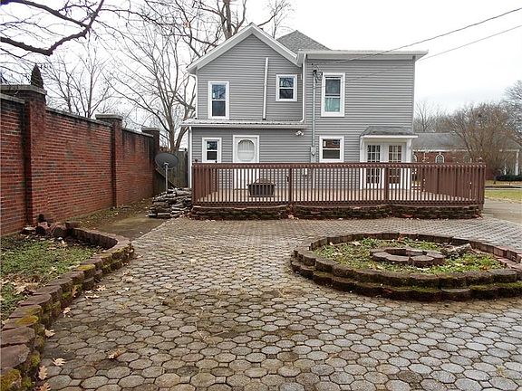 Spacious back patio