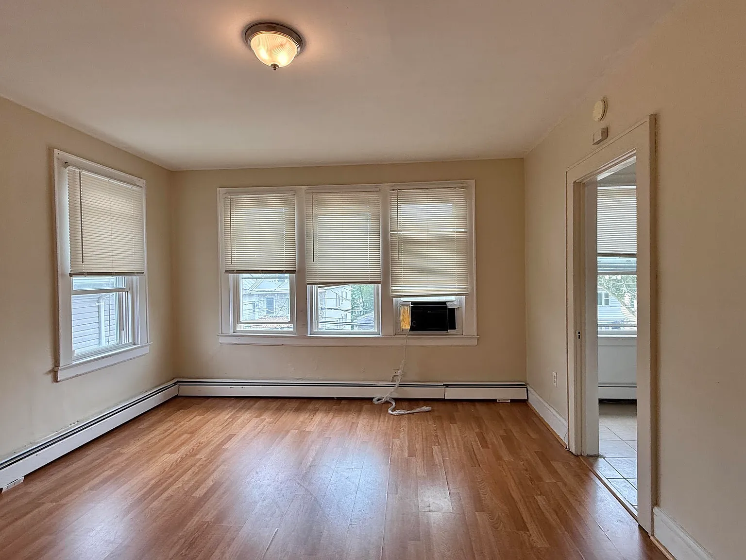 1 bed, 800 sqft, $1,550 — Photo 3