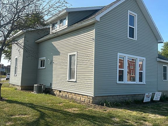 4th image of 316 N East St