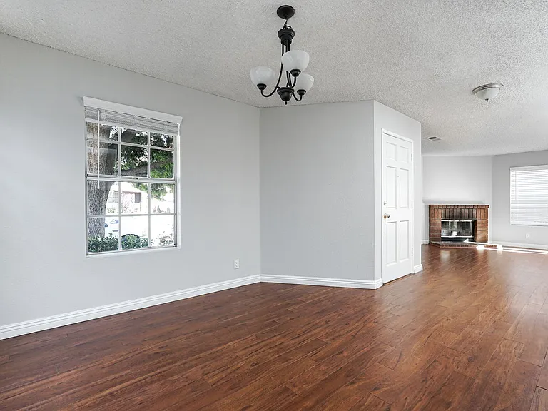 400-404 S Orange Ave — Photo 5