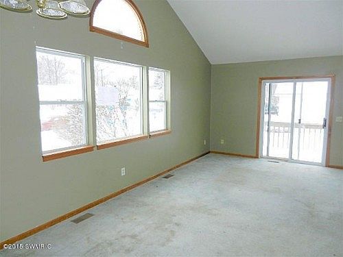 2nd image of 181 Great Northern Ln