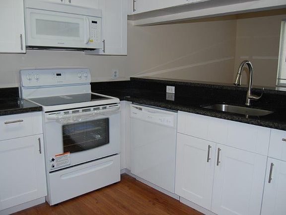 3rd image of 9975 NW 46th St #1066