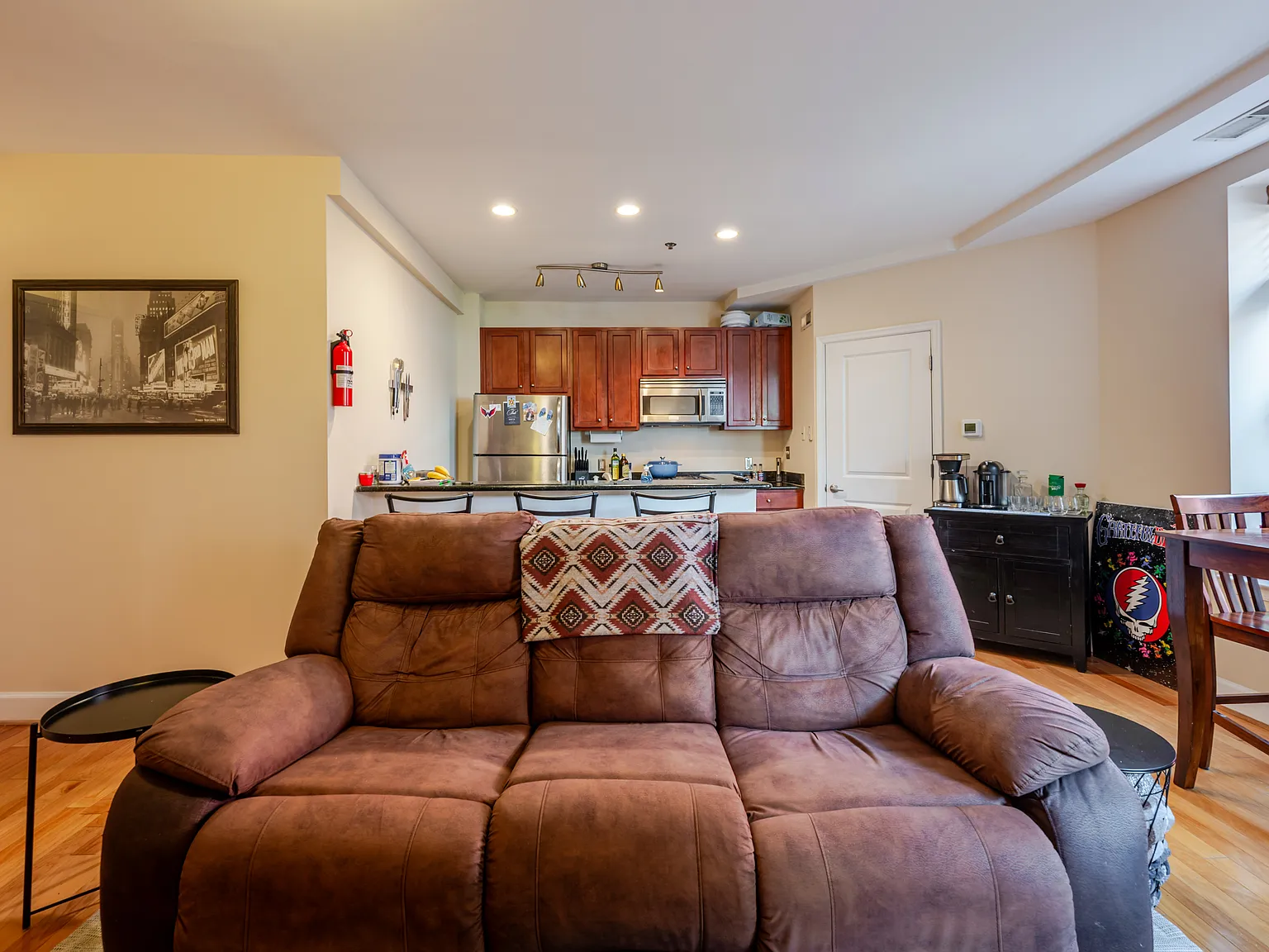 2 bed, 973 sqft, $3,500 — Photo 4