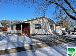 440 E Spruce St, Cherokee, IA 51012
