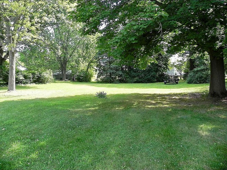 2nd image of Bowman St