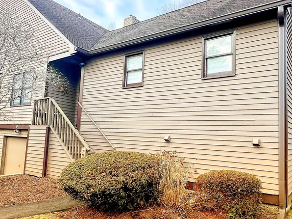 10 Nutmeg Circle #10, Monroe, CT 06468