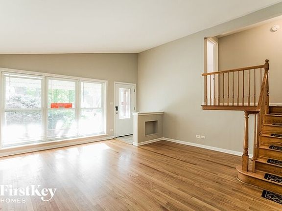 3rd image of 1N586 Park Blvd