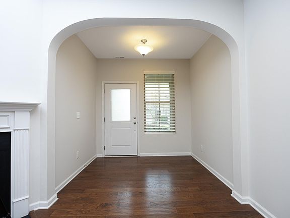 3rd image of 10111 Raven Tree Dr