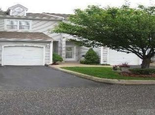 53 Leeward Ct, Port Jefferson, NY 11777