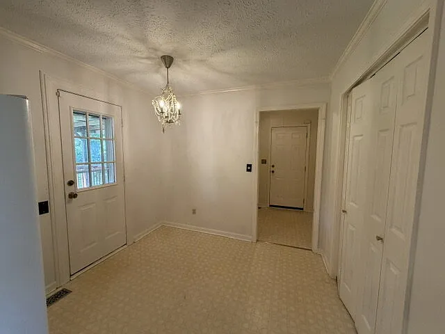 702 Rodeo Rd — Photo 9