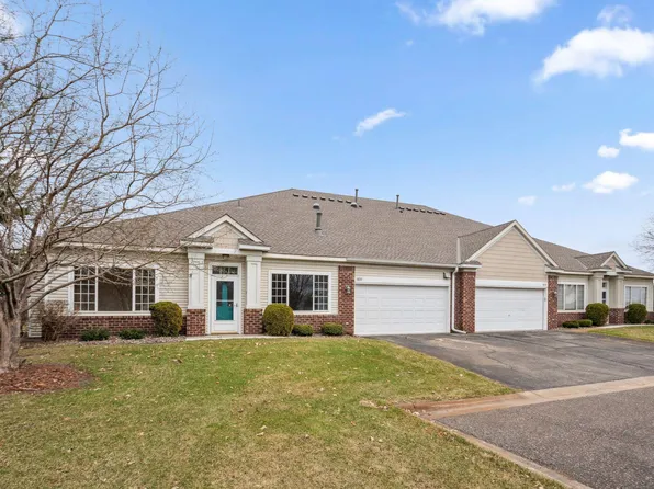 5855 Prairie Ridge Dr, Shoreview, MN 55126