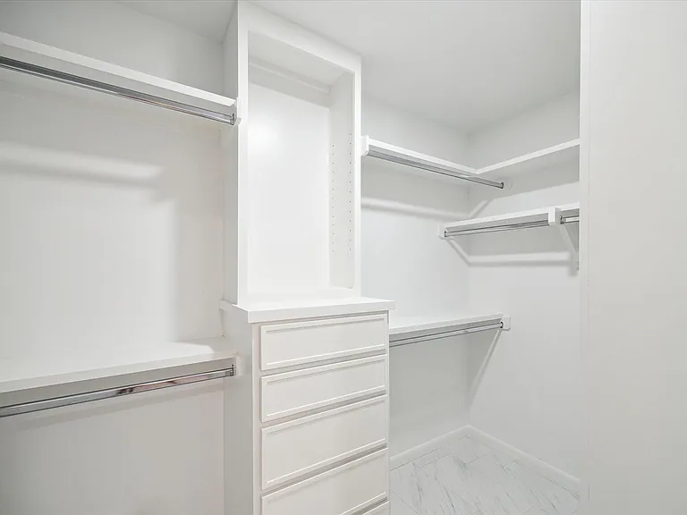 7715 Twin Hills Dr — Photo 22