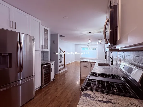 7225 S Prairie Rd #1, Lincolnwood, IL 60712