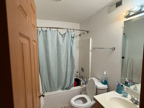 5th image of 634 Leah Dr