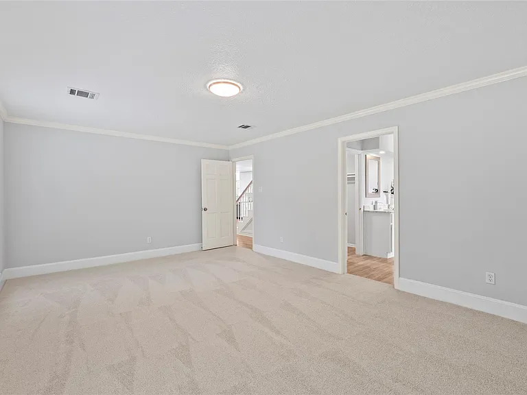 911 Montview Dr — Photo 22