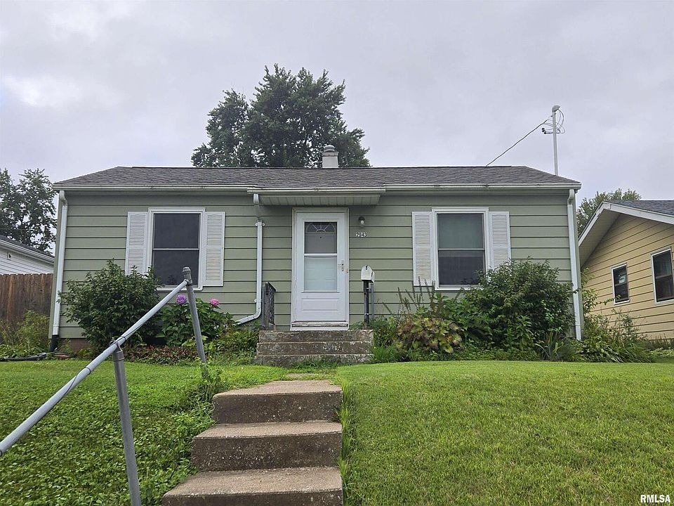 1st image of 2943 Cody St