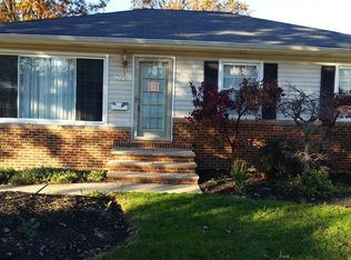 30229 Forest Grove Rd, Willowick, OH 44095