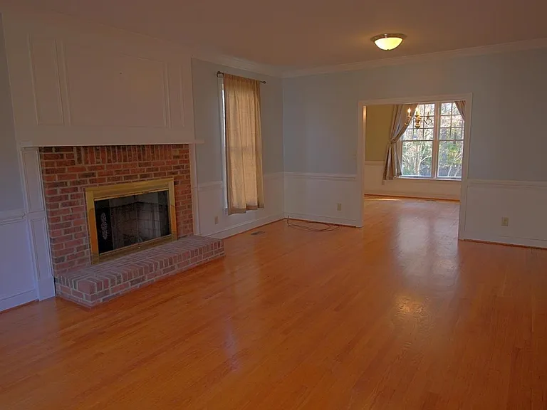 3425 Cottonwood Dr — Photo 4