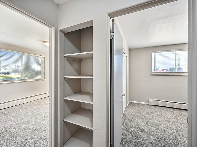 Evergreen 830 Sq.Ft.