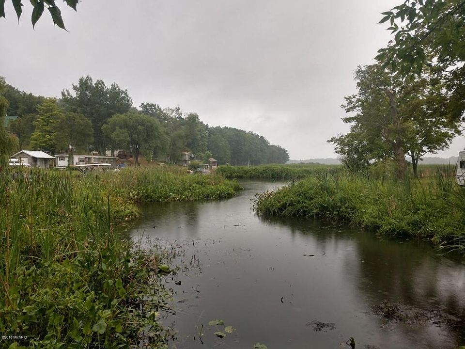 2nd image of 17874 Lost Lake Rd